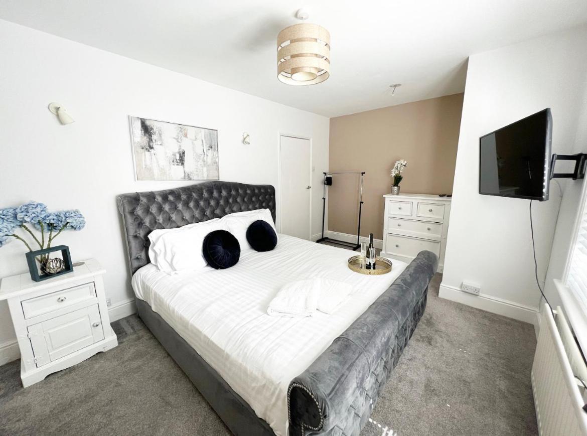 Modern 3 Bed, Heart Of Ashley Cross, 5 Mins To Sandbanks Пул Экстерьер фото