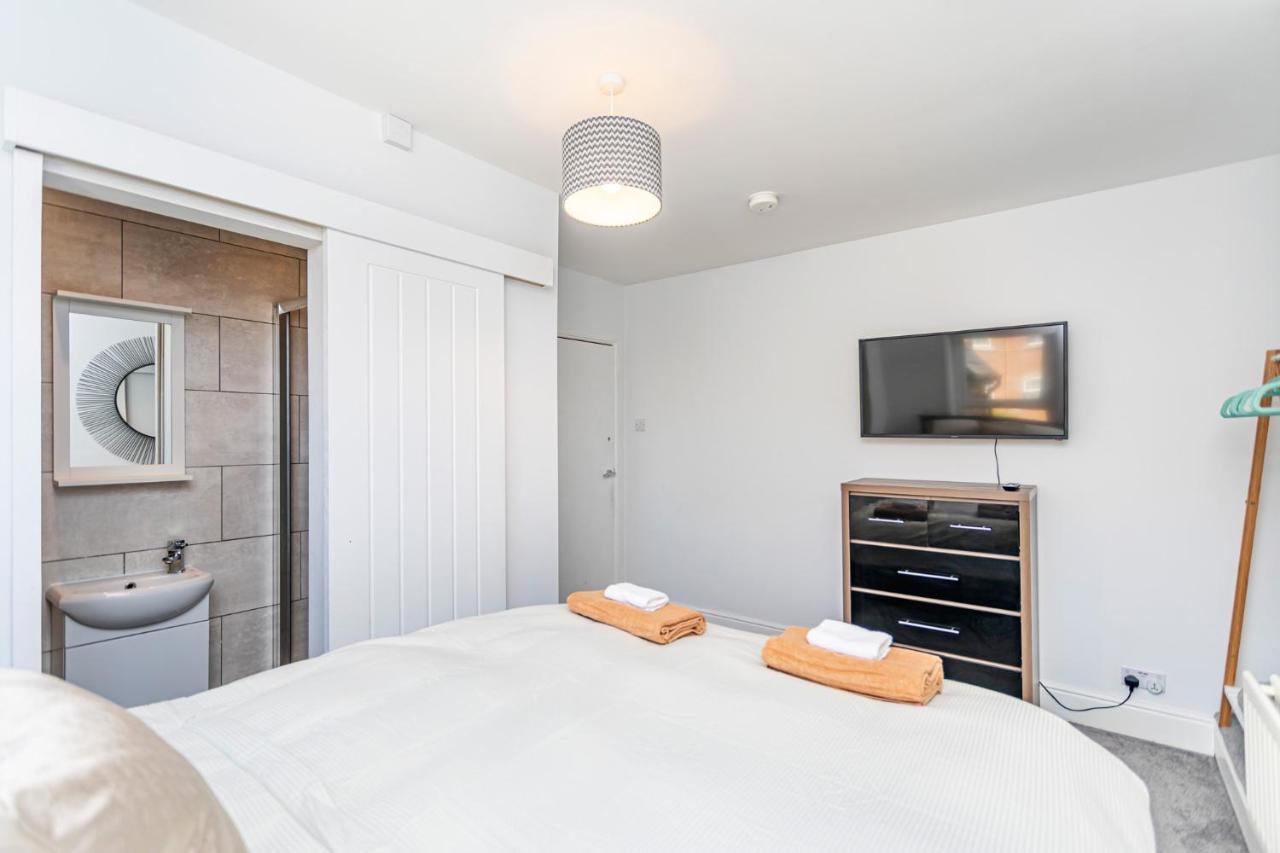 Modern 3 Bed, Heart Of Ashley Cross, 5 Mins To Sandbanks Пул Экстерьер фото